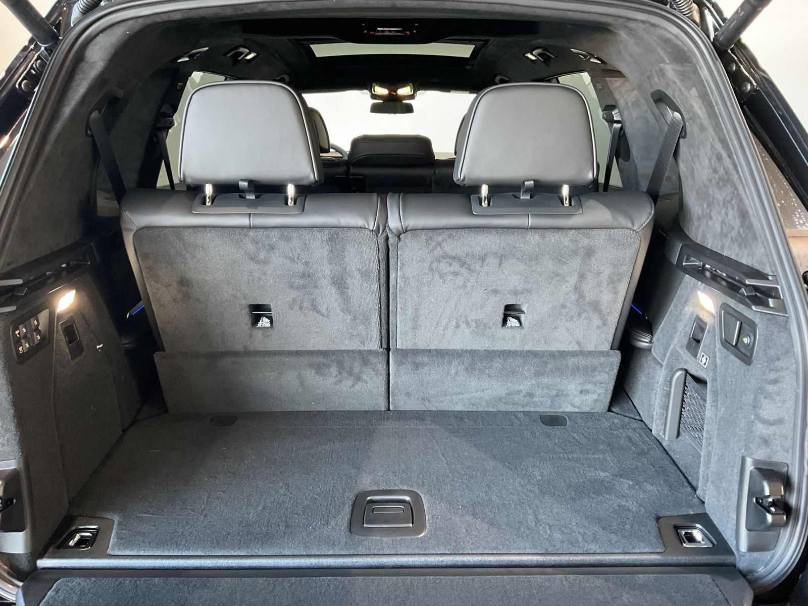 Fahrzeugeinzelansicht 15 Fahrzeugabbildung BMW X7 xDrive40d Sitzbelüftung, Panorama Glasdach, M