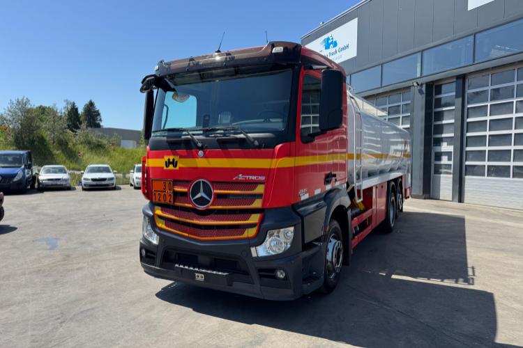 Mercedes-Benz Actros 2551 6x2 Tank 21'600L