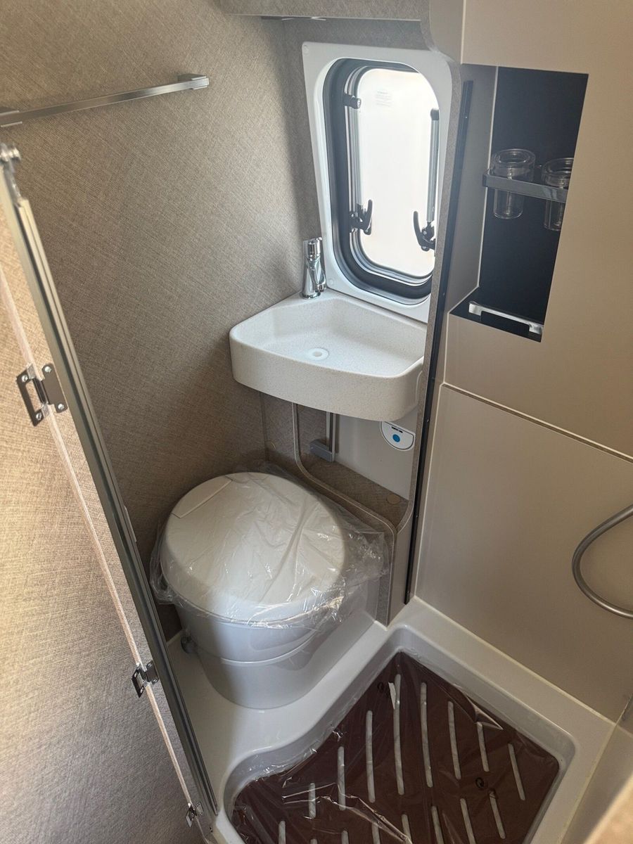 Fahrzeugabbildung Karmann Davis Lifestyle DA 590 LS Markise und Automatik