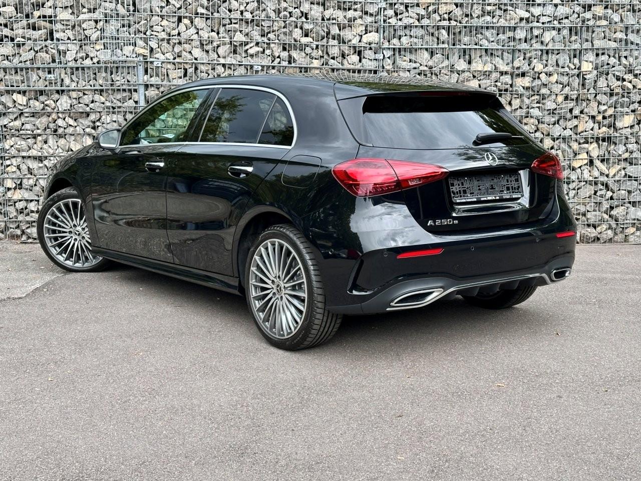 Mercedes-Benz A 250 e AMG Pano -Kamera -Ambiente -LED -Keyless
