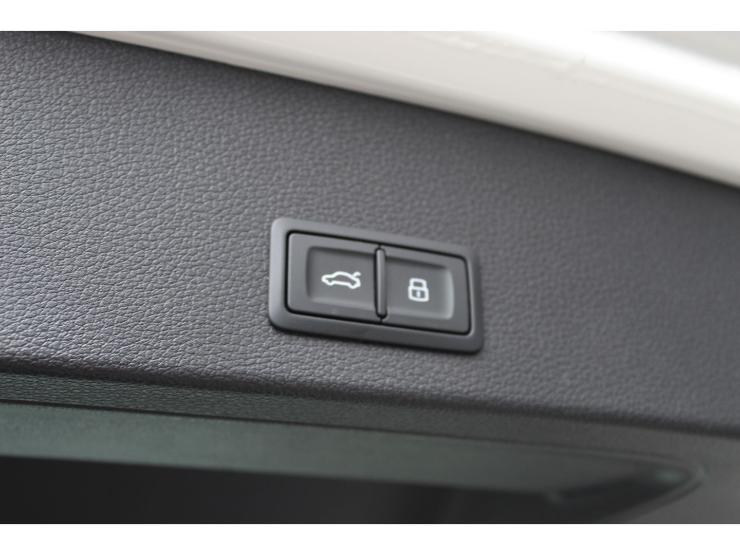 Q2 35 TFSI S-tronic - APP*Keyless*elHeckkl.*AHK!