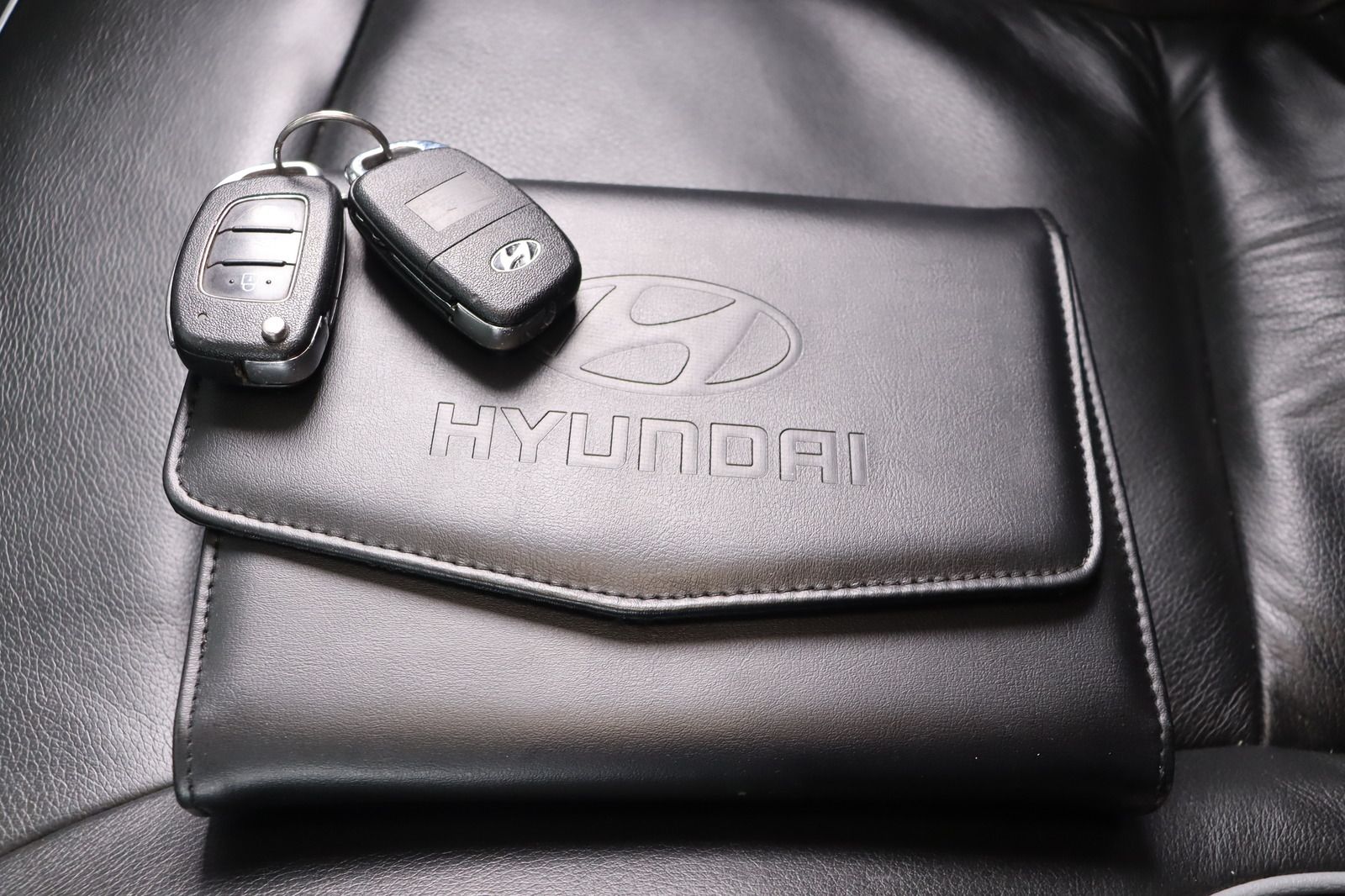 Fahrzeugabbildung Hyundai H-1 2.5CRDi Starex * RFK * Lenkradhzg. * Navi