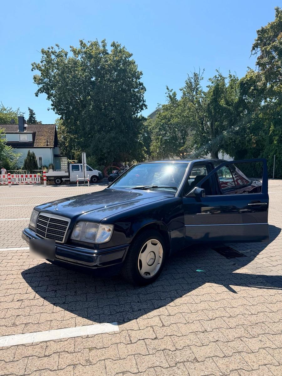 Mercedes-Benz E 200