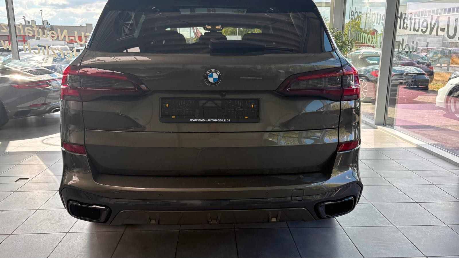 Fahrzeugabbildung BMW X5 xDrive 30 d M SPORT,LASER,SKY-L,AHK,HUD,H&K