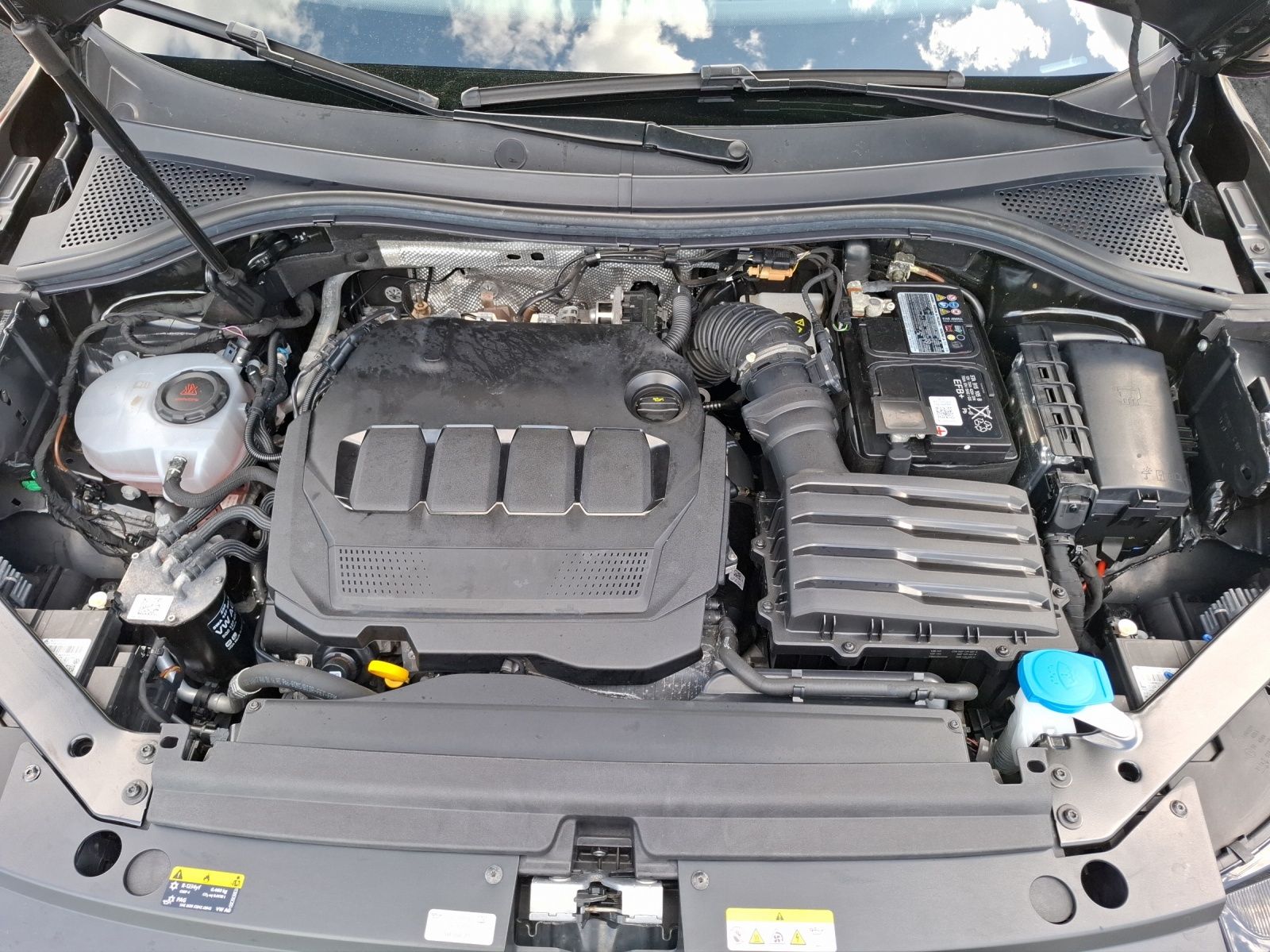 Fahrzeugabbildung Volkswagen Tiguan TDI Elegance DSG Matrix Navi AID ACC PDC