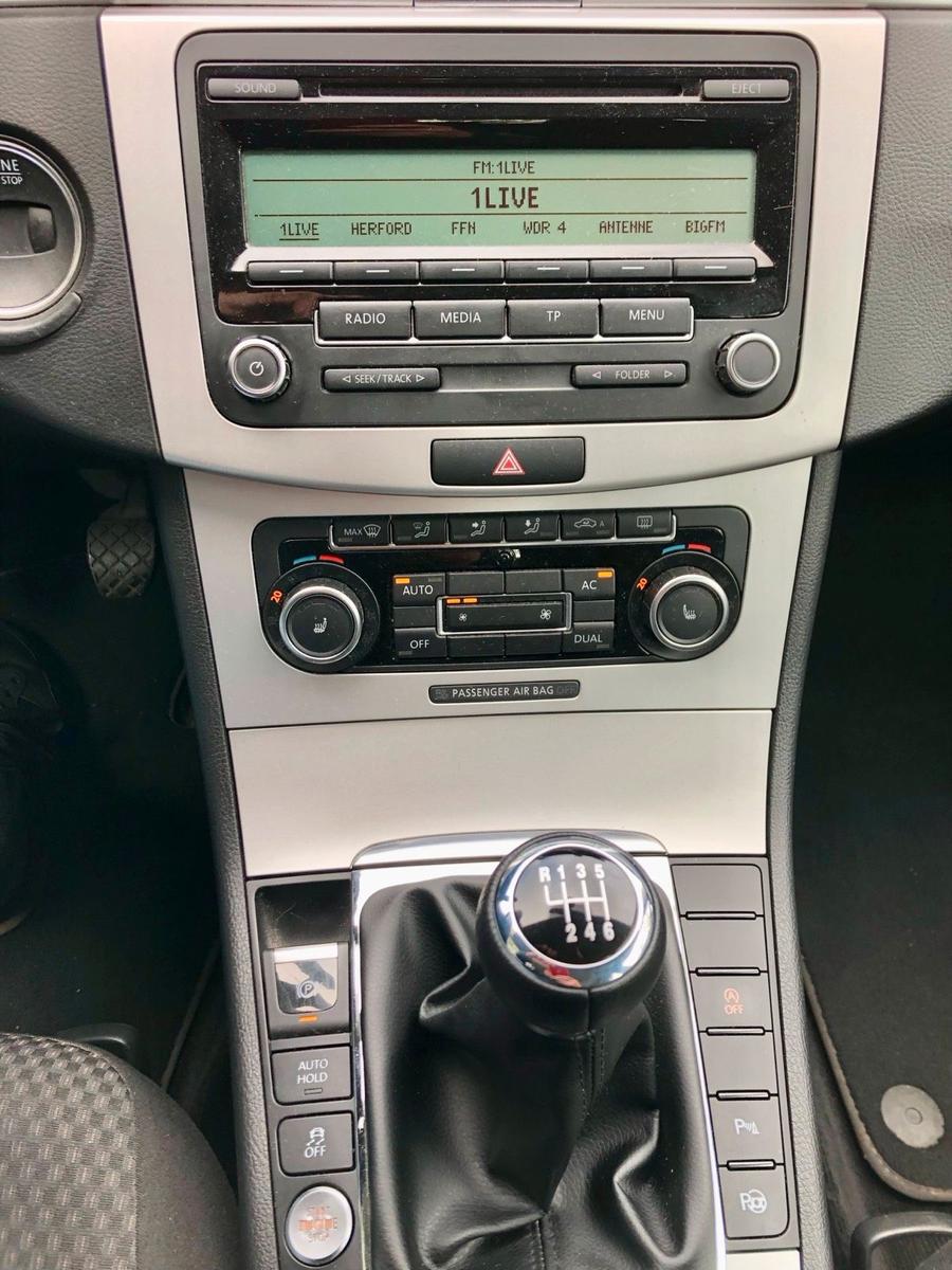 Volkswagen Passat 2011 — photo 11