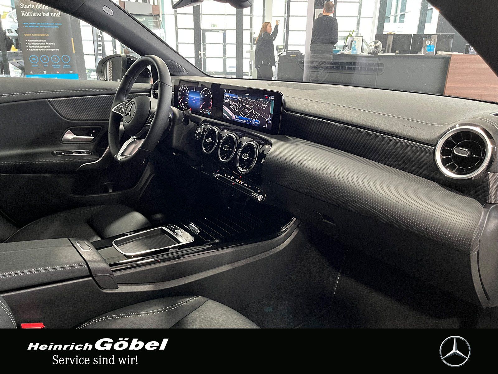 Fahrzeugabbildung Mercedes-Benz CLA 180 PROGRESSIVE+NIGHT+KAMERA+LED+WINTER.P