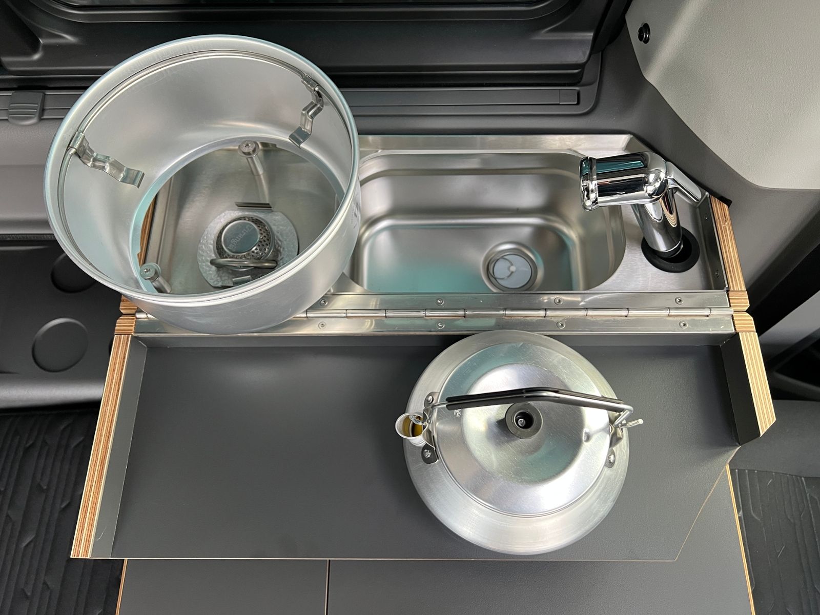 Fahrzeugabbildung Volkswagen T6.1 SpaceCamper Light Caravelle 2.0 TDI 4 Motio