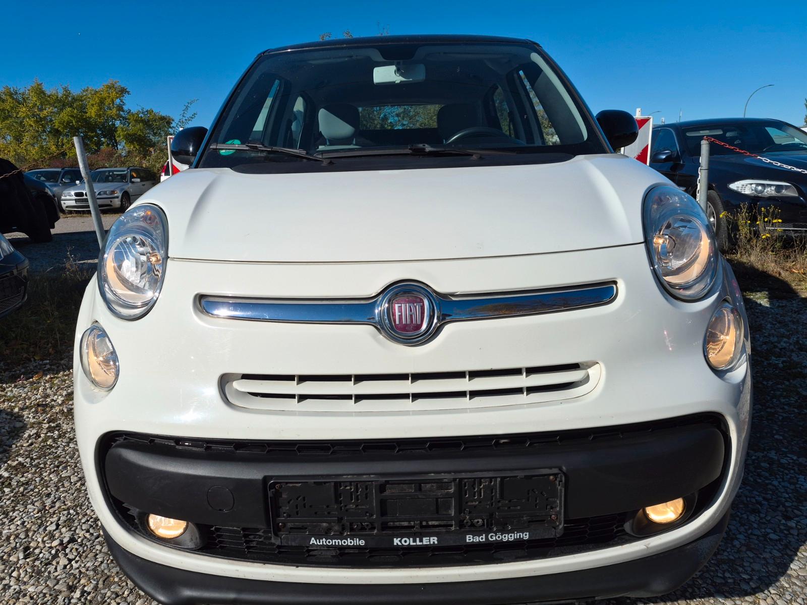 Fiat 500L 2012 — interior