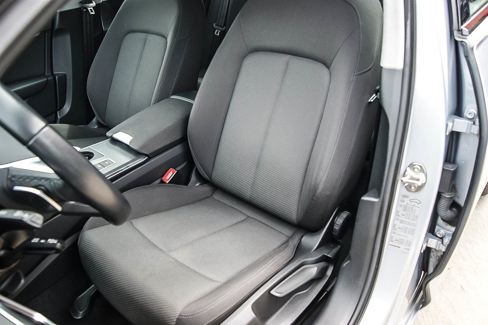 Fahrzeugabbildung Audi A6 Avant 35 TDI S-tronic NAVIGATION VIRTUAL LED