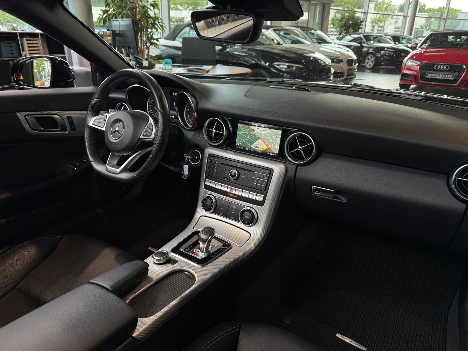 Fahrzeugabbildung Mercedes-Benz SLC 200 AIRSCARF LED NAVI