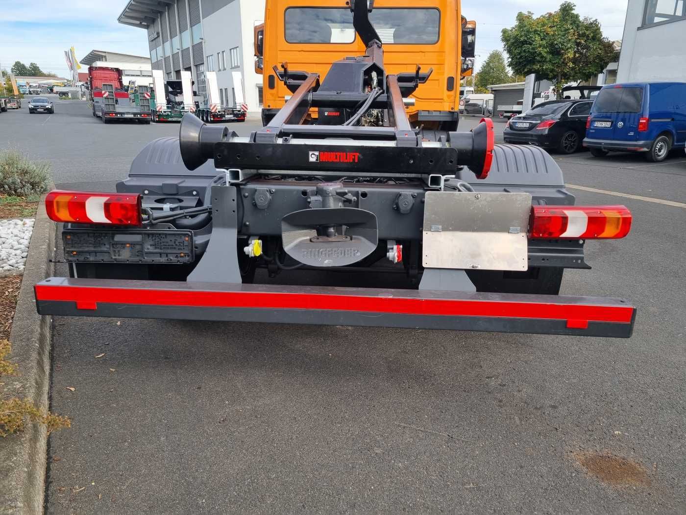 Fahrzeugabbildung Mercedes-Benz Atego 818 K 4x2 HIAB XR5S3650 AHK Klima