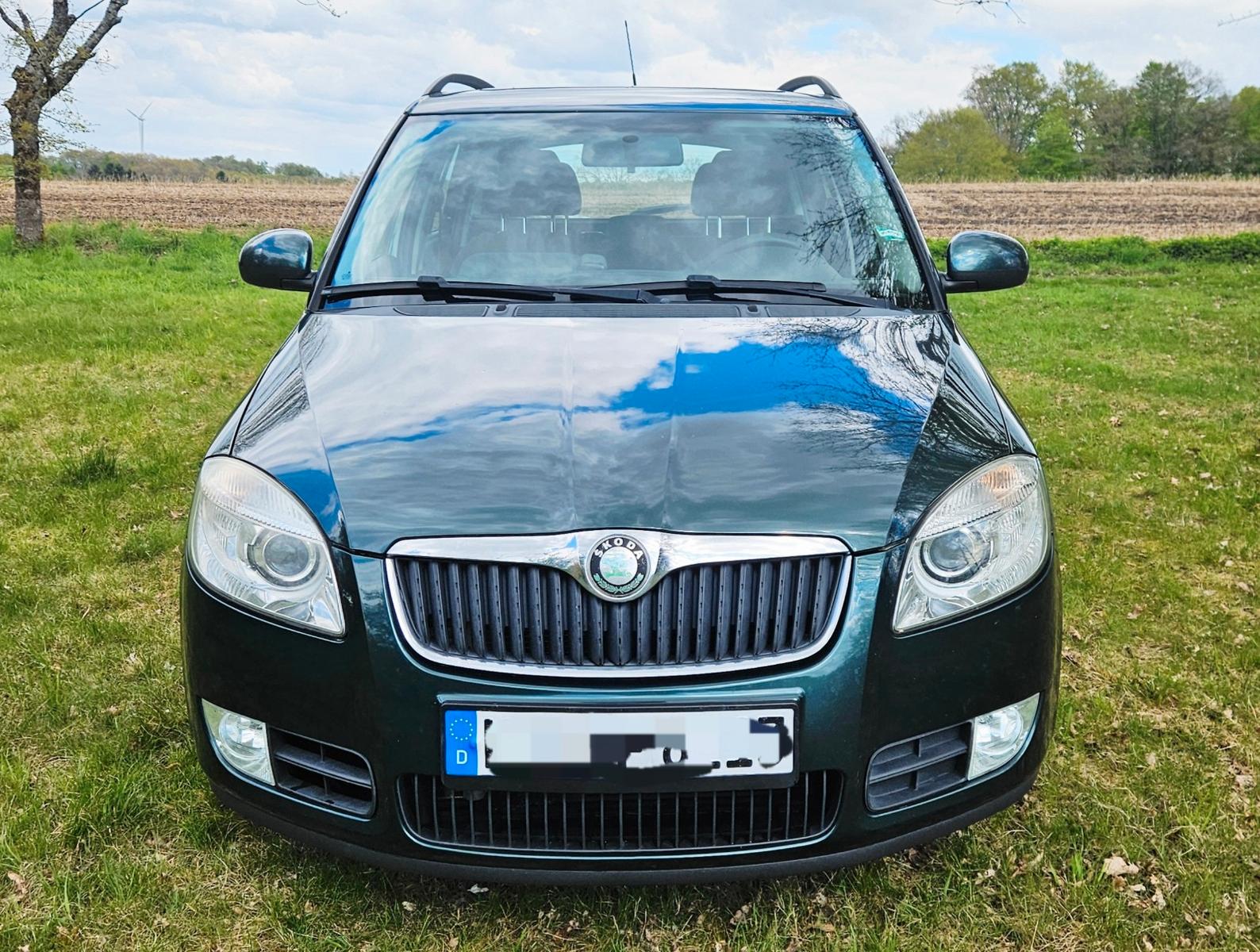 Skoda Fabia 2008 — rear view