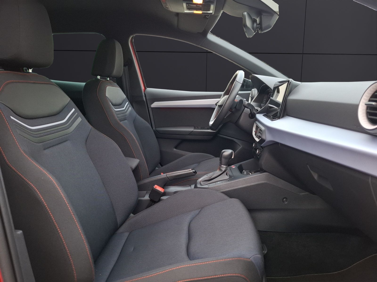 Fahrzeugabbildung SEAT Ibiza TSI FR-Line DSG LED Navi AID ACC RFK SH 18