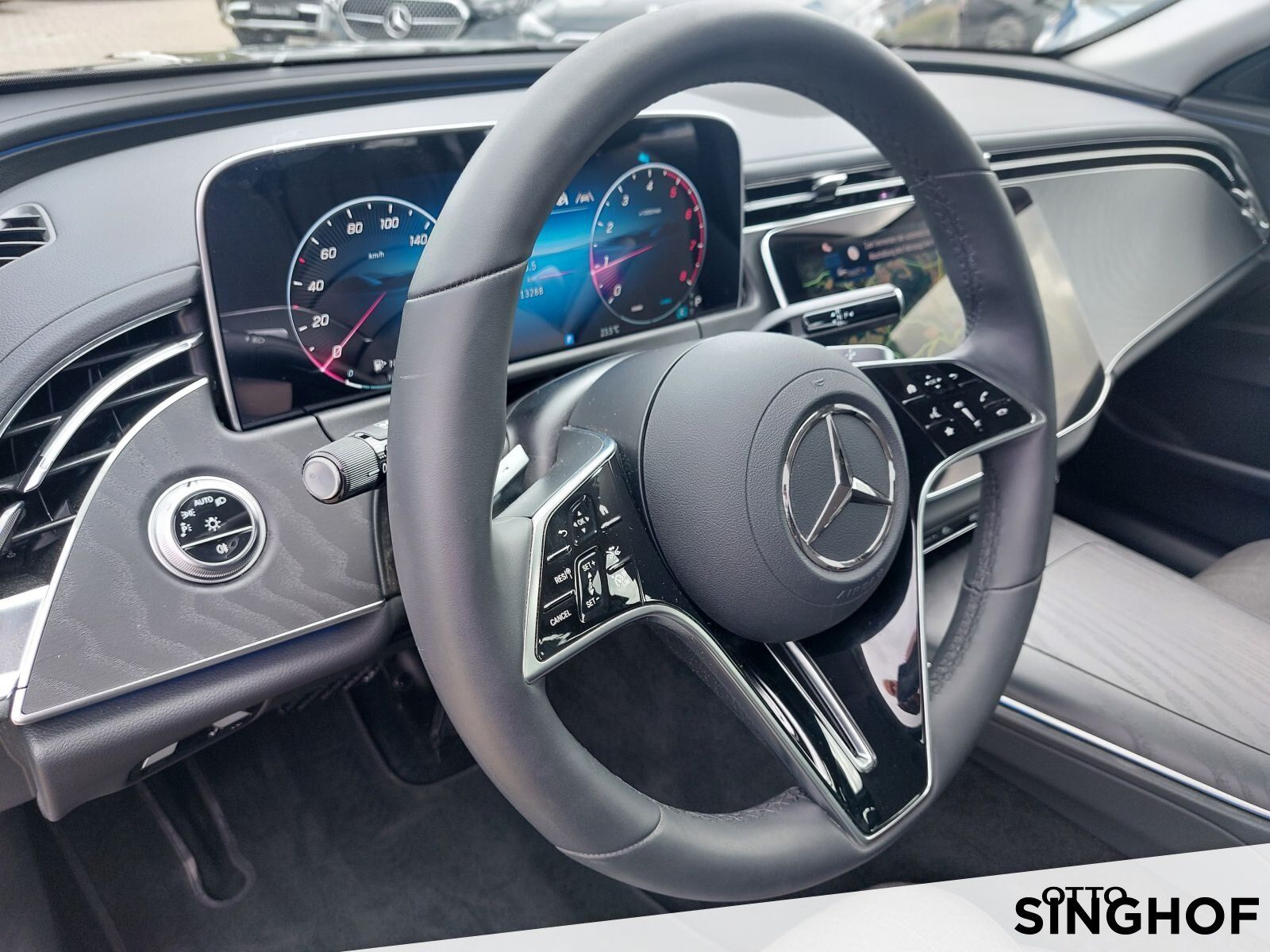 Fahrzeugabbildung Mercedes-Benz E 200 T Avantgarde +AHK+Distronic+Rü Kamera+LED+