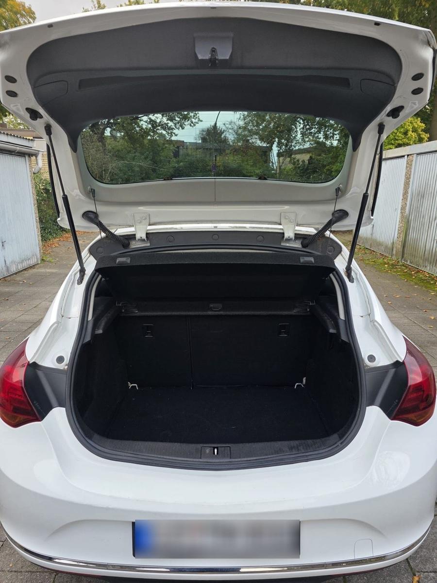 Opel Astra 2013 — photo 6