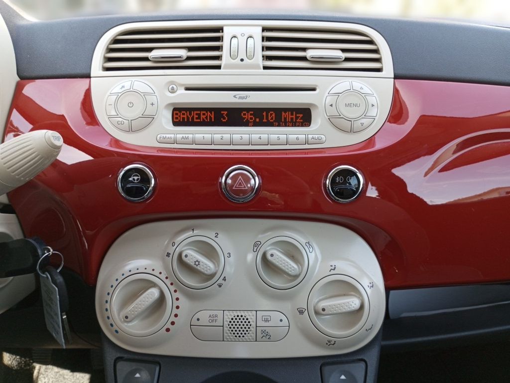 Fahrzeugabbildung Fiat 500 Cabrio 1,2 LOUNGE Klima PDC Alu