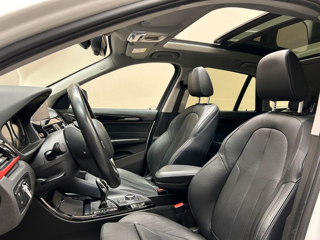 BMW X1 xDrive20d Sport Line Autom. *PANO*AHK*LED*