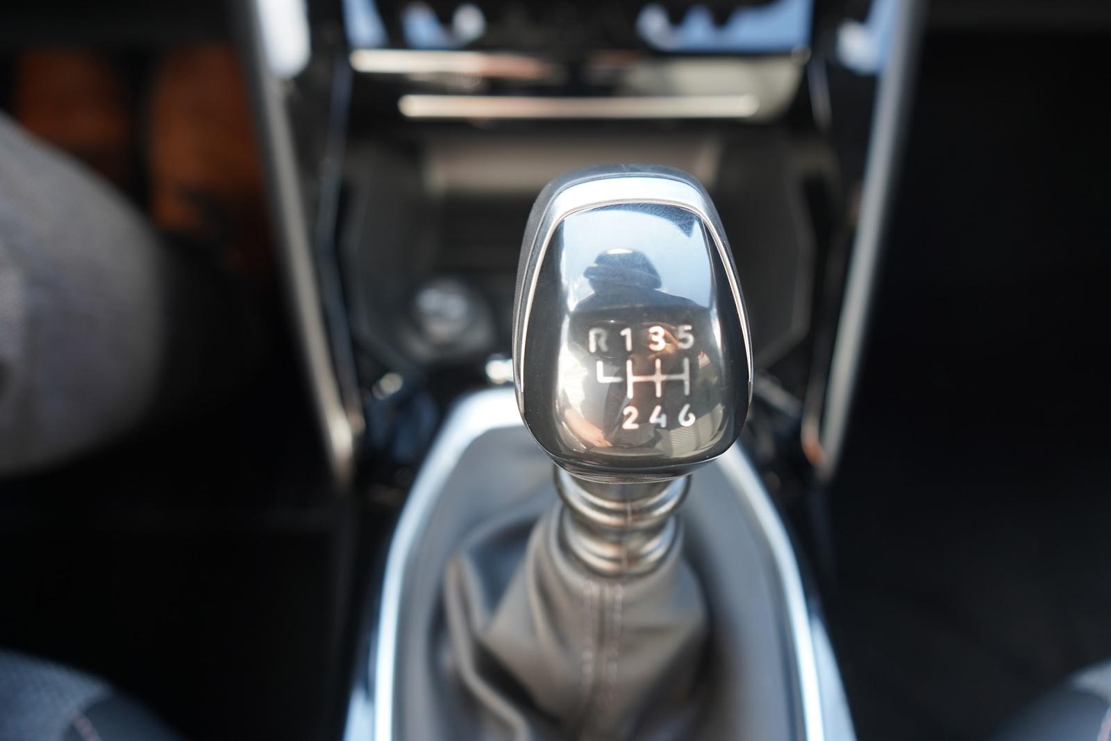 Peugeot 2008 1.2 PureTech LED Navi Tempomat