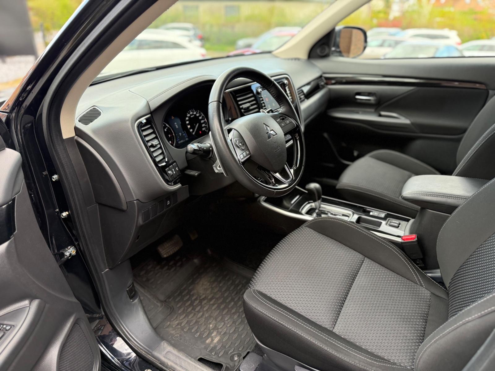 Mitsubishi Outlander 2.0 CVT Diamant Ed. 2WD I AHK I KAM