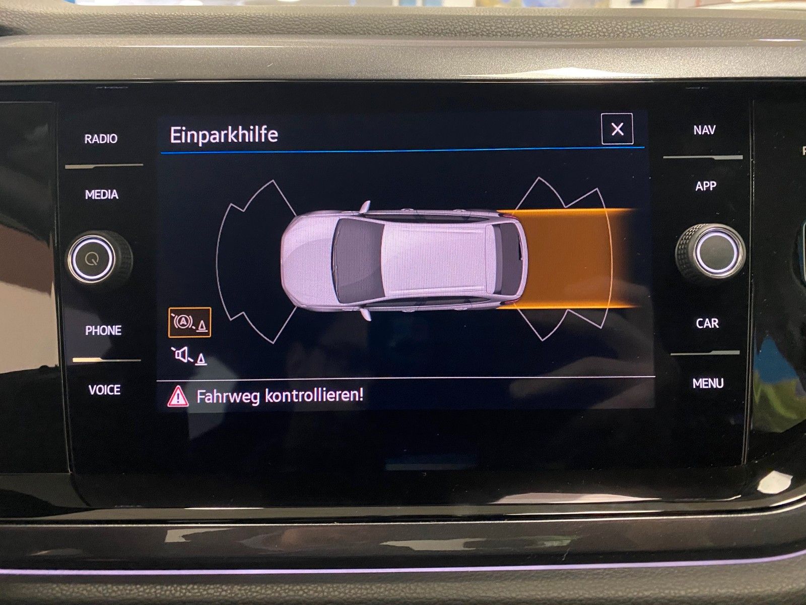 Fahrzeugabbildung Volkswagen Taigo 1.0 TSI STYLE+PDC+IQ.DRIVE++MATRIX+17"ALU+