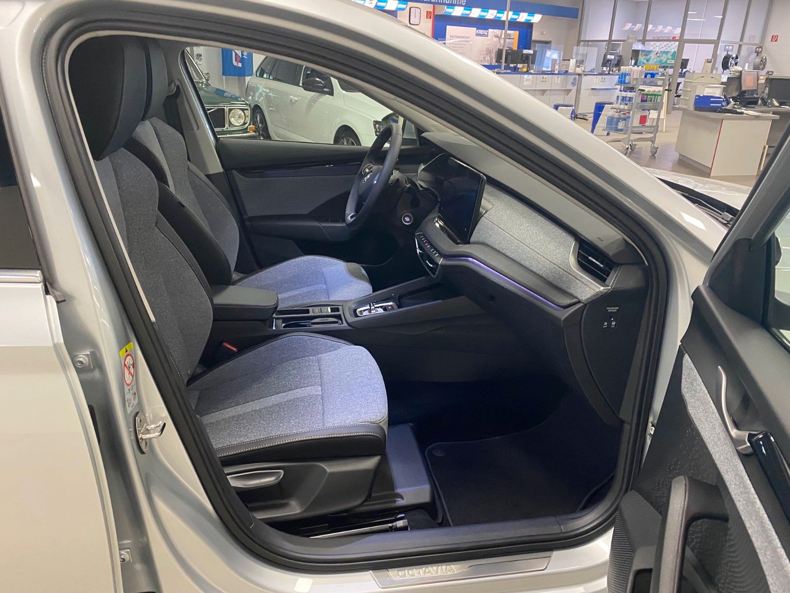 Fahrzeugabbildung SKODA Octavia 1.5 TSI MHEV 110kW DSG Selection+Matrix+