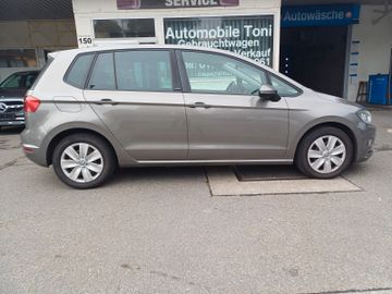 Volkswagen Golf - 8