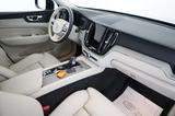 Volvo XC60 AWD Plus Dark Leder,LED,Panorama,360° Cam - : Geländewagen, Awd