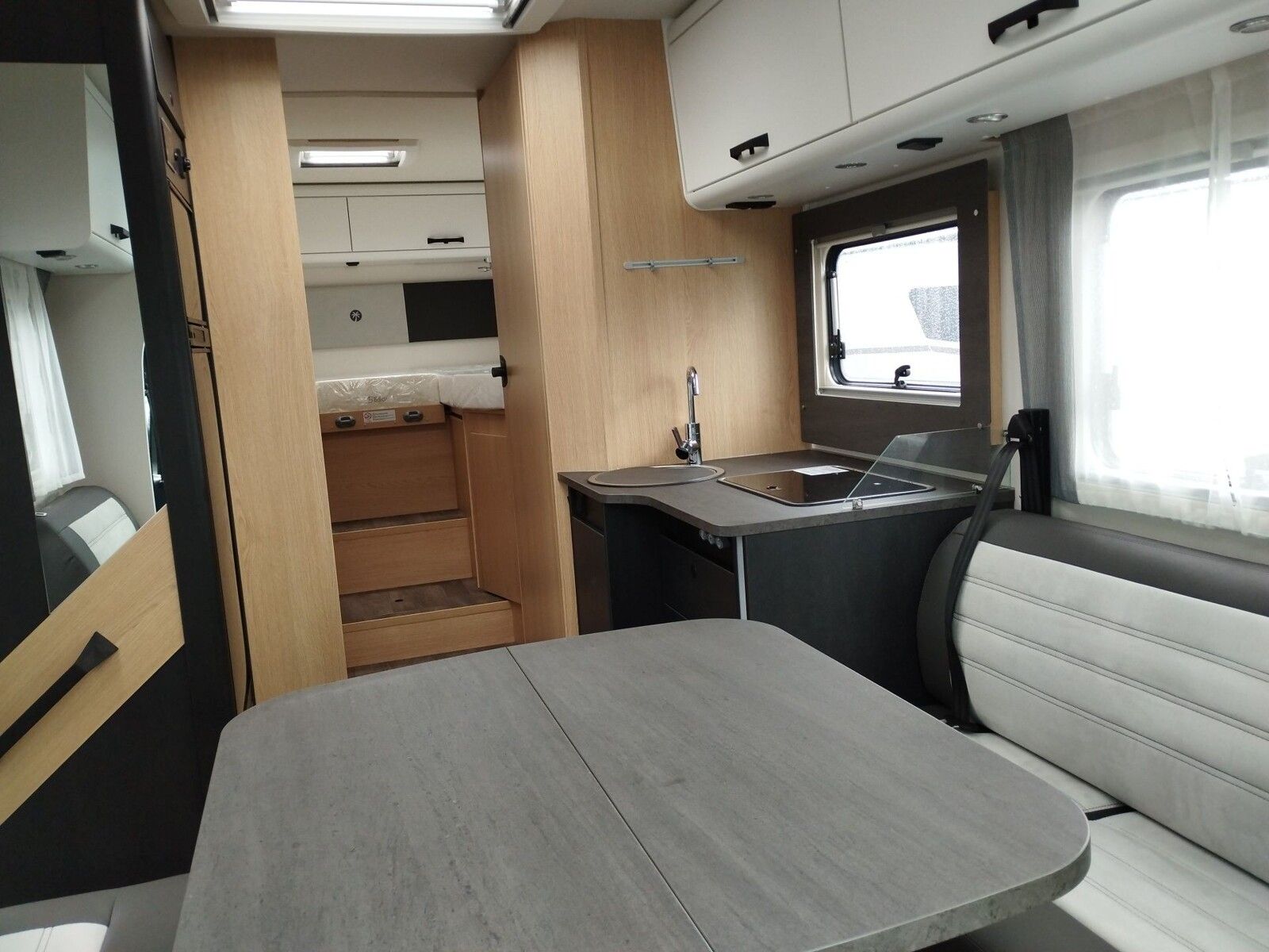 Fahrzeugabbildung Sunlight Adventure T 68C Automatik, Dörr Edition, TV