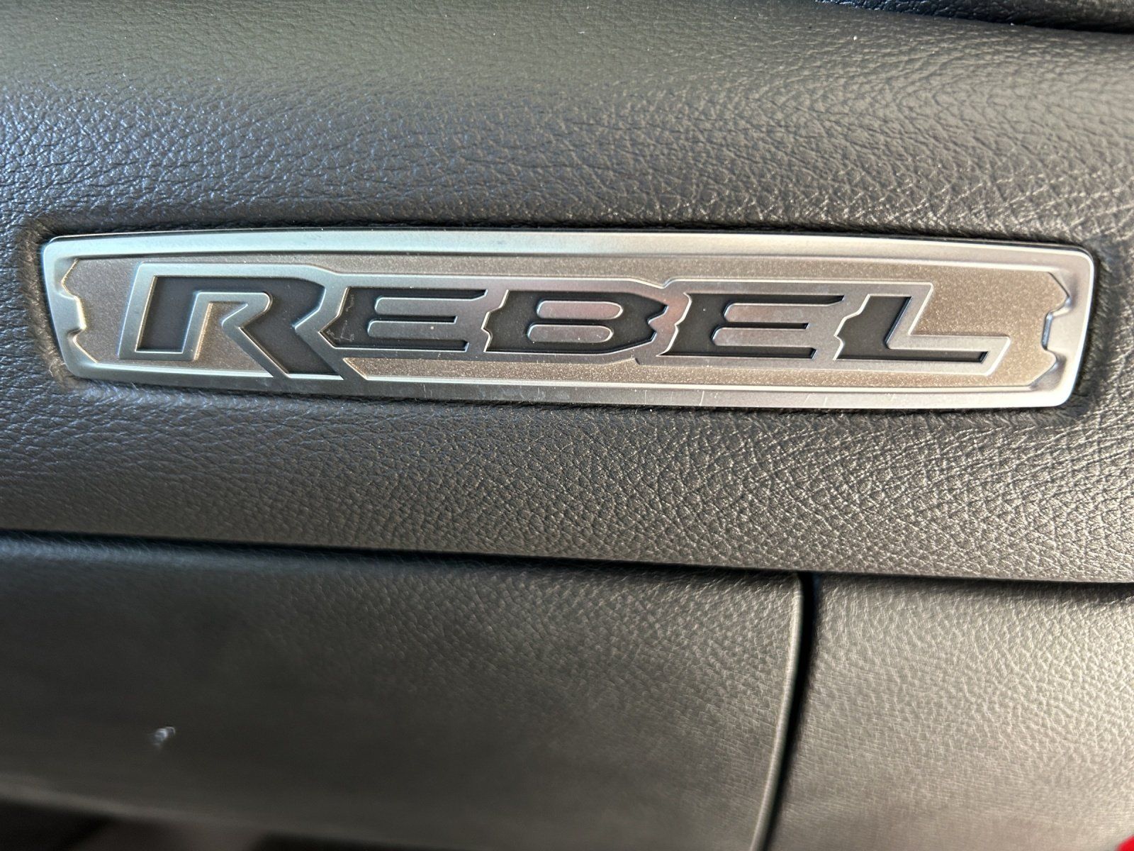 Fahrzeugabbildung Dodge RAM 1500 Rebel Crew Cab