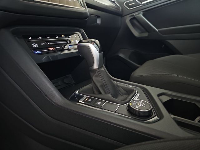 Fahrzeugabbildung Volkswagen Tiguan Allspace 2.0 TDI 4M DSG Life LED-MATRIX H