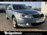 Skoda Octavia Combi 1.8 TSI Elegance (EURO 5) R-CD/NSW - Skoda Octavia aus 2012 mit Benzin-Antrieb: Kombi