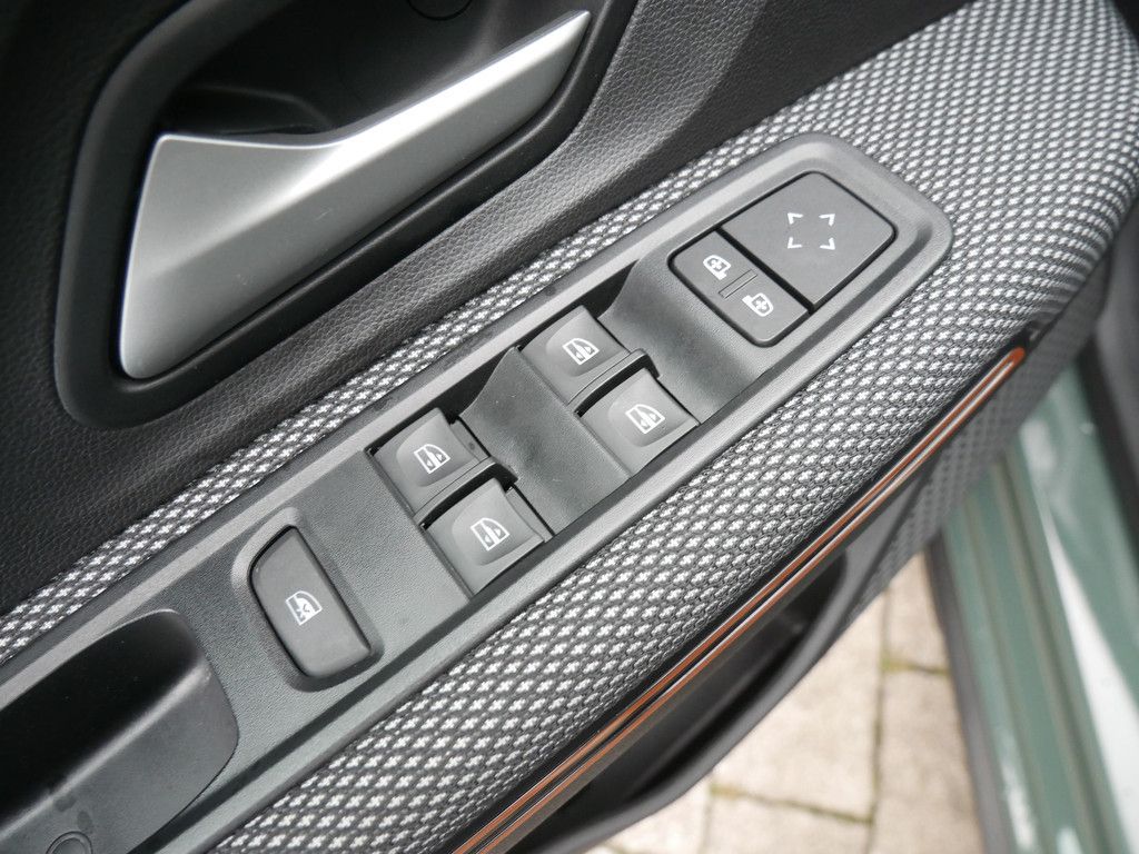 Fahrzeugabbildung Dacia Sandero Stepway Expression TCe 110 SHZ NAVI LED