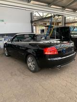 Audi A4 1.8 T  Cabrio / S-line - Leder - Autom. - Xen - Audi A4 aus 2007: Line
