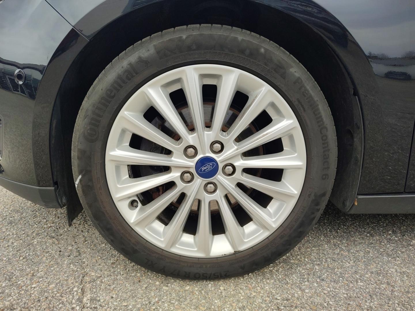 Ford Focus Titanium Ambientebeleuchtung SHZ LenkradHZ