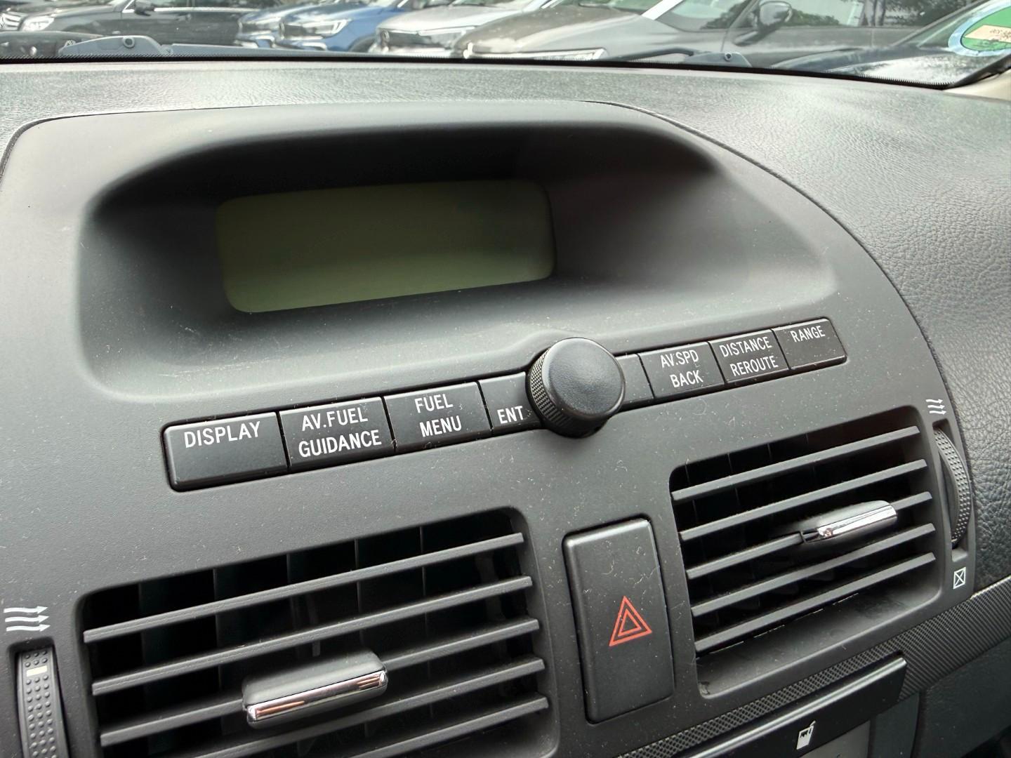 Toyota Avensis 2005 — photo 19