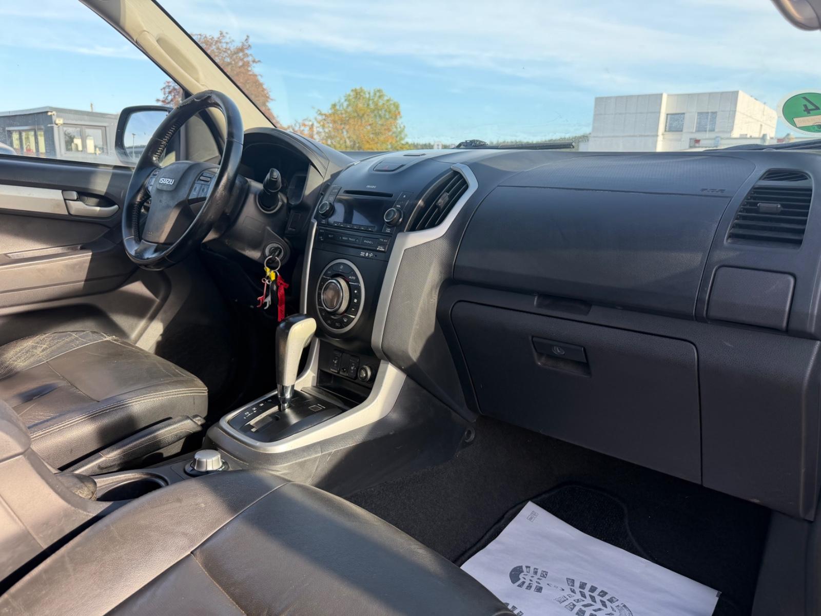 Isuzu D-Max Double Cabine 2.5 TD 163ch BVA - Attelage - Carnet entretien - Non fumeur