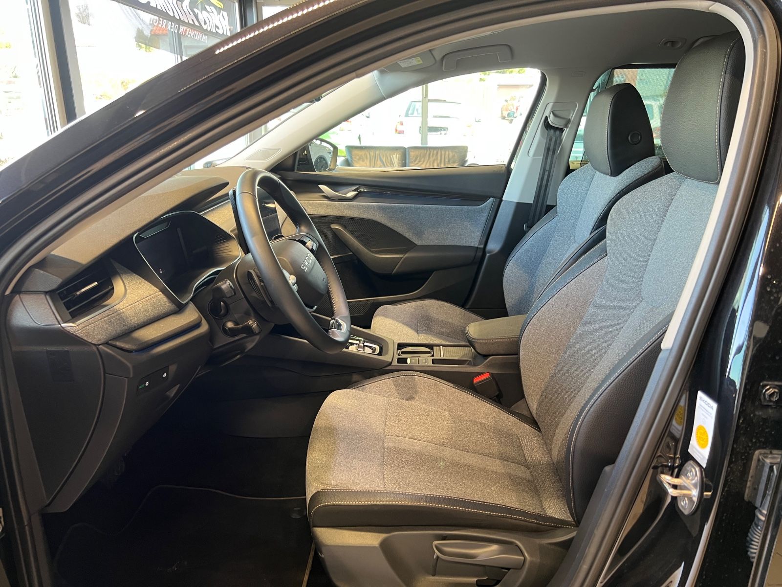 Skoda Octavia Combi 2.0TDI*AHK*LED*NAVI*LANEASSIST foto 12