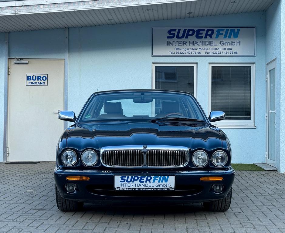 Jaguar XJ
