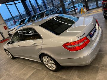 Mercedes-Benz E 350 CDI 4Matic *SPEEDTRONIIC*AHK*NAVI*SZHZ*