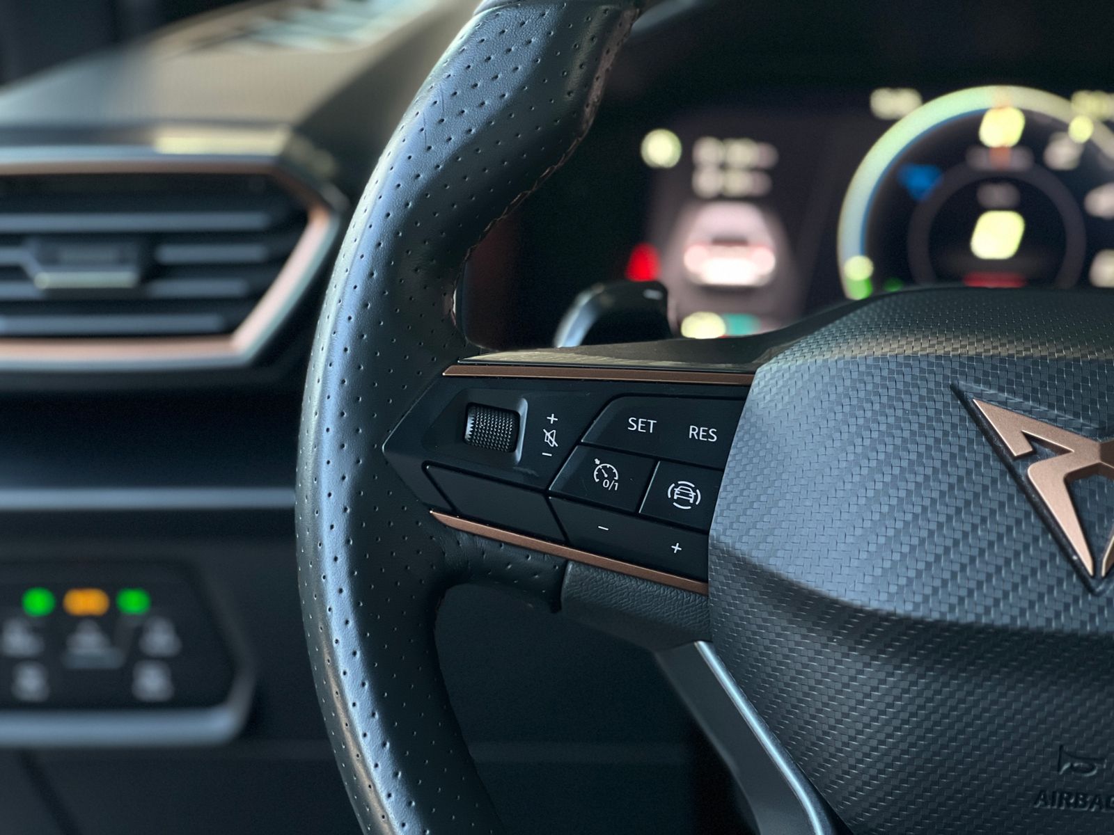 Fahrzeugabbildung CUPRA Leon Lim. VZ e-Hybrid FULL LINK LED NAVI