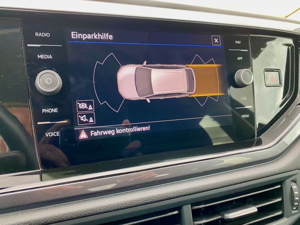 Fahrzeugabbildung Volkswagen Taigo 1.0 TSI DSG STYLE AAC SHZ GJR NAVI PDC