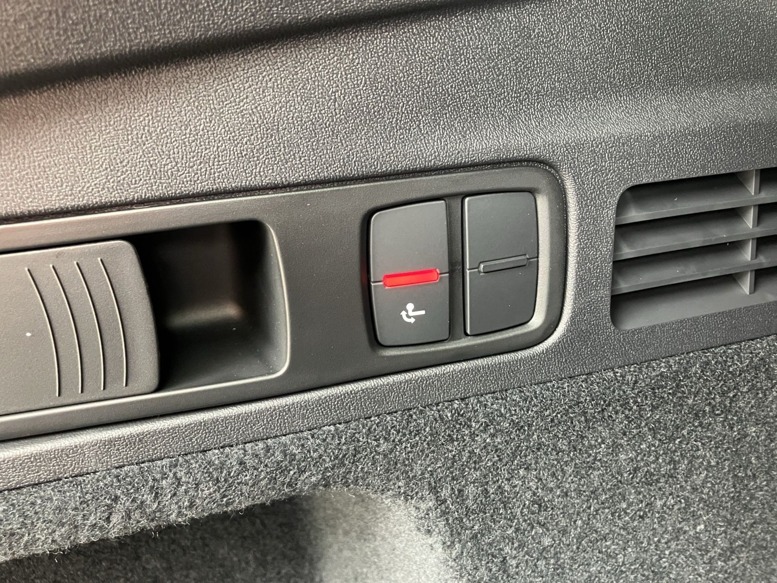 Fahrzeugabbildung Audi Q5 2.0 TDI quattro S line MATRIX AHZV ACC NAVI