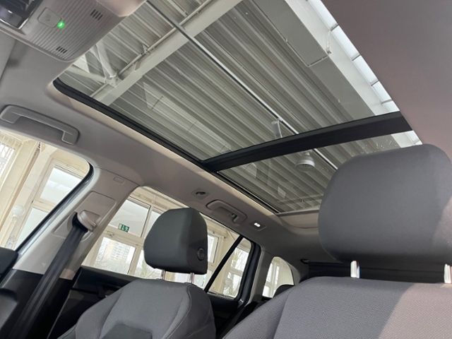 Fahrzeugabbildung Volkswagen Golf Variant VIII 2.0 TSI DSG STYLE PANO STHZG L