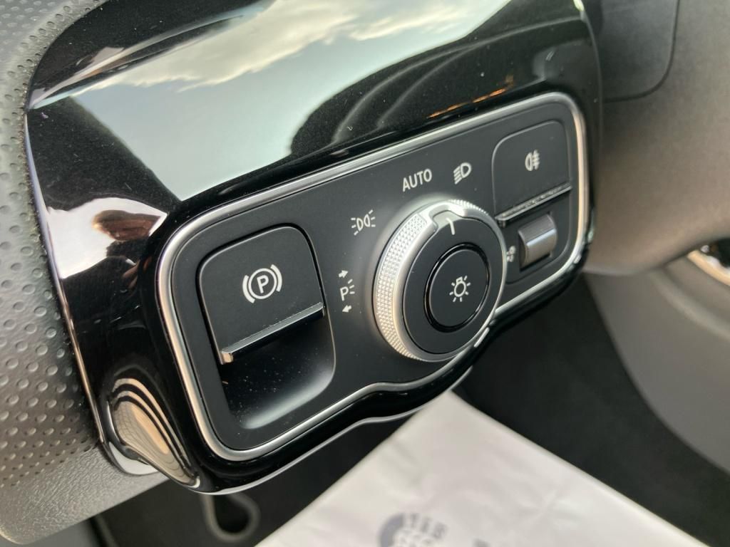 Fahrzeugabbildung Mercedes-Benz A 200 Kompaktlimousine AMG*LED*SpurH*SHZ*PDC*RFK