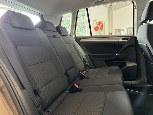 VW Golf Sportsvan — Foto 24
