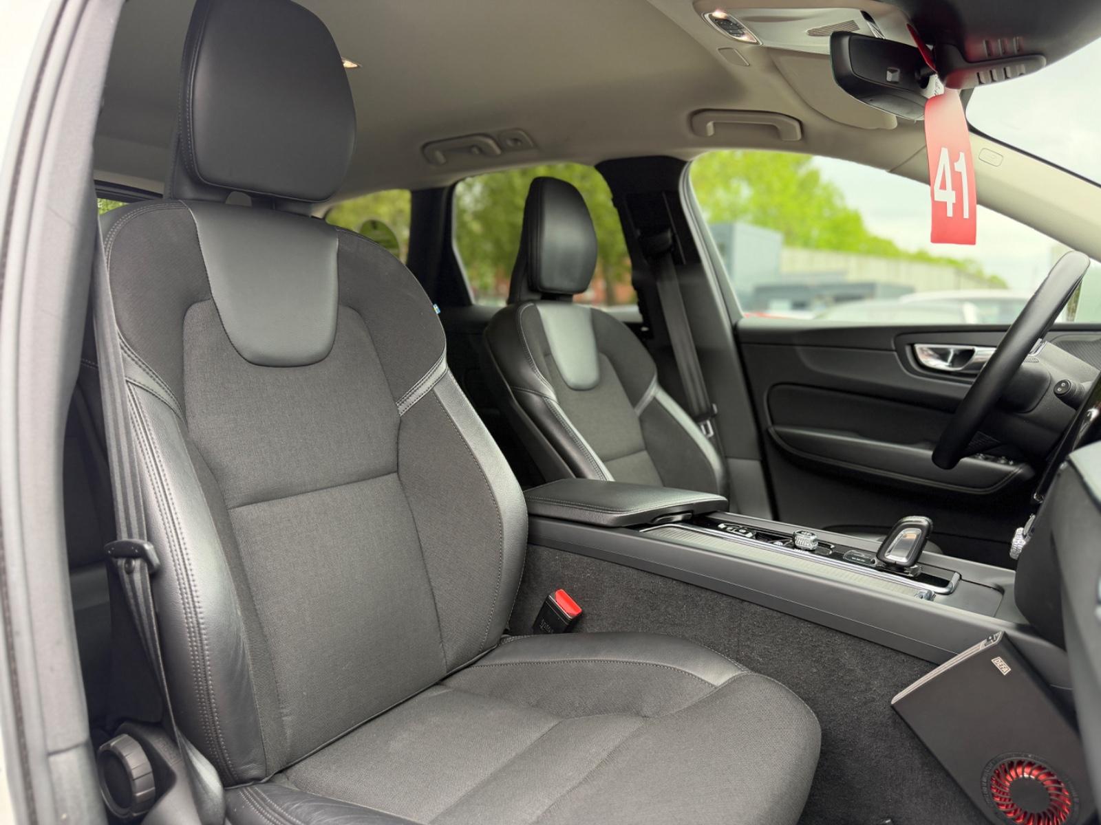 Volvo XC 60  Momentum Pro AWD*H&K*ACC*LED*AHK*