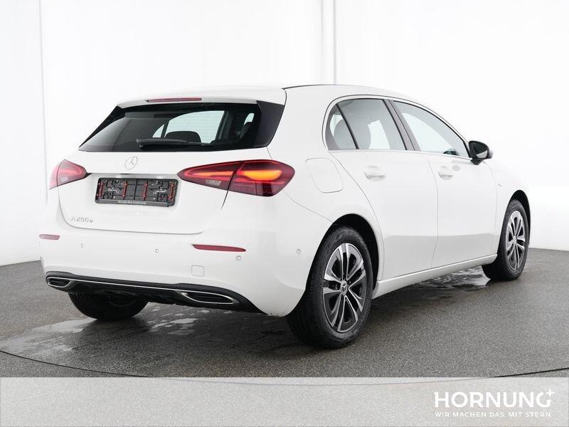 Mercedes-Benz A250e RK PP Navi WP Klima LED FAP MBUX TOT SP AA