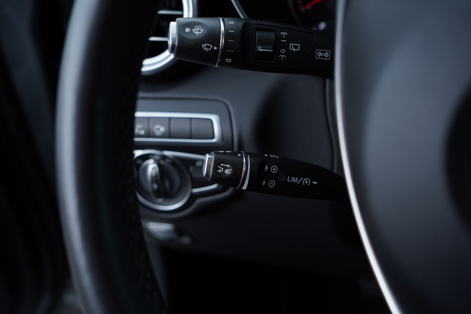 Fahrzeugabbildung Mercedes-Benz GLC 350 d 4Matic AMG COMAND|AHK|360°|LED|PANO