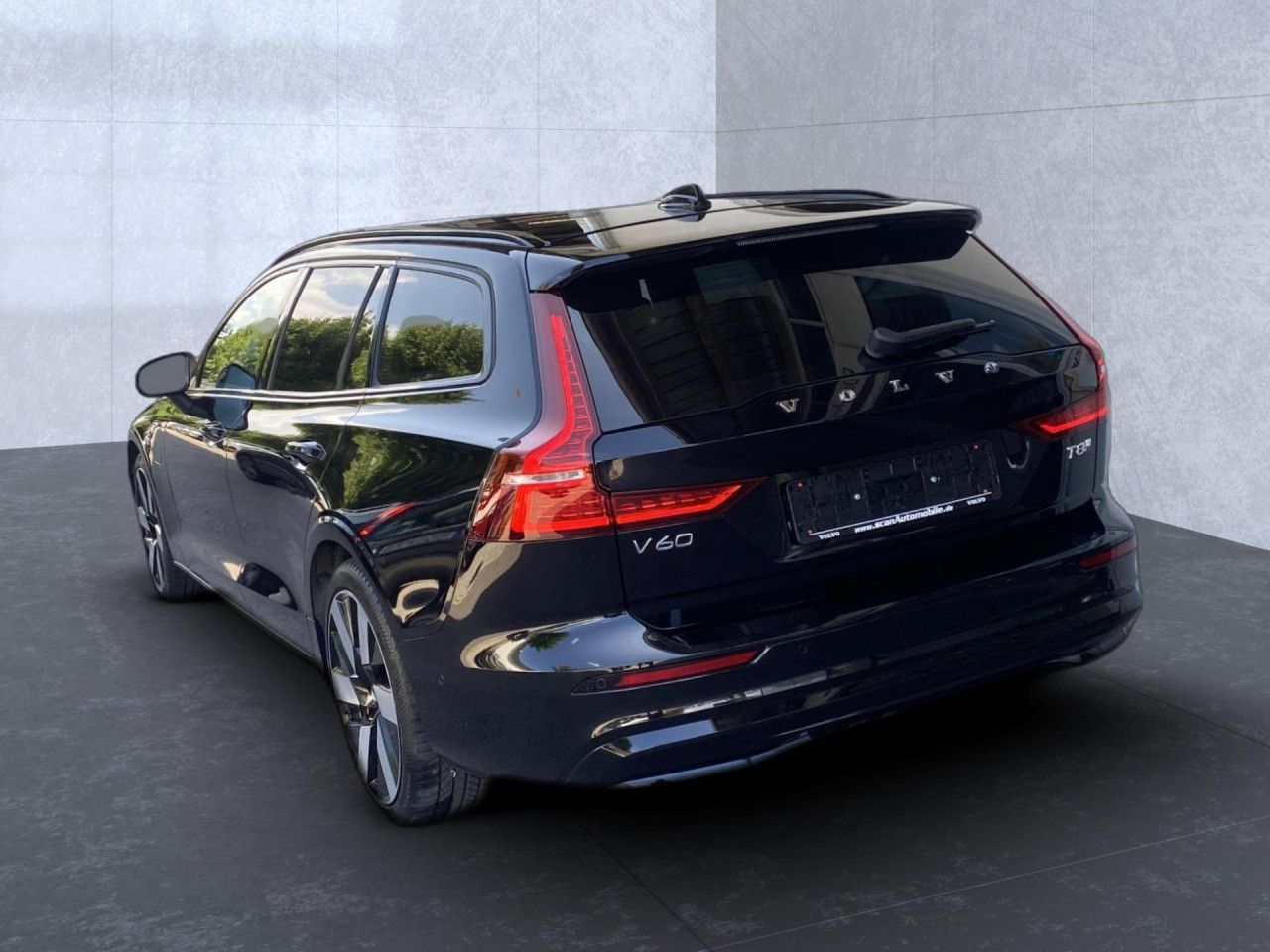 Volvo V60 Ultra Dark Recharge Plug-In Hybrid AWD Navi foto 3